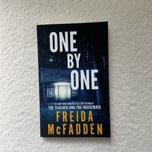 One by One - Freida McFadden